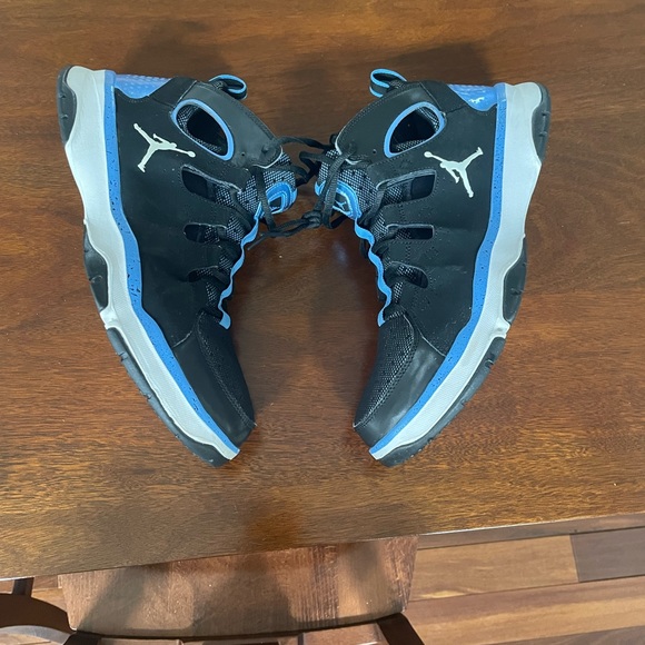 Jordan Other - Jordan legend trainer rare black Carolina blue